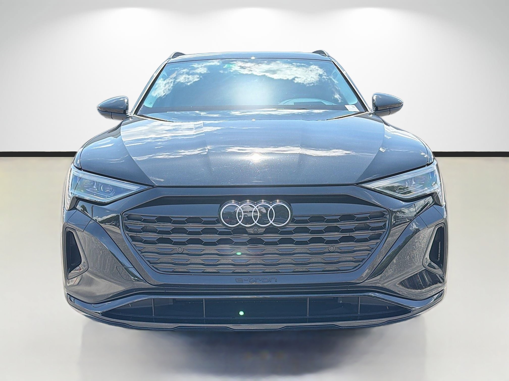 Used 2024 Audi Q8 e-tron Prestige w/ Prestige Package AWD/4WD image 8