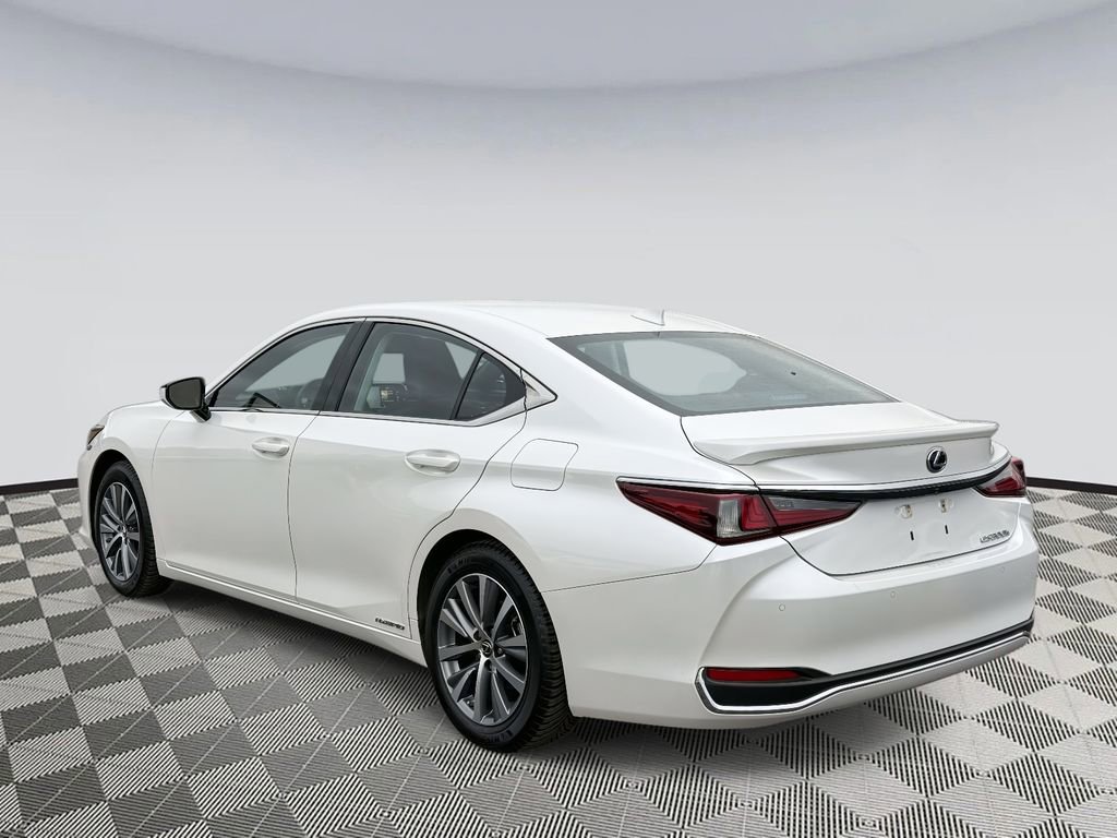 Used 2021 Lexus ES 300h w/ Premium Package image 4