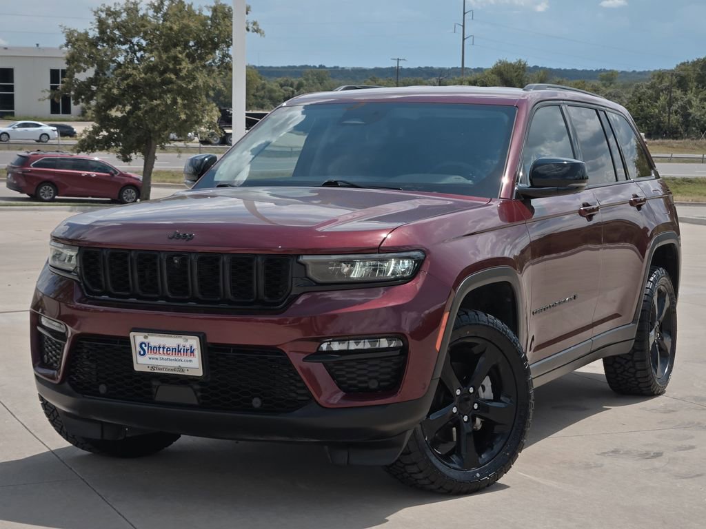Used 2023 Jeep Grand Cherokee Limited w/ Luxury Tech Group II AWD/4WD image 2