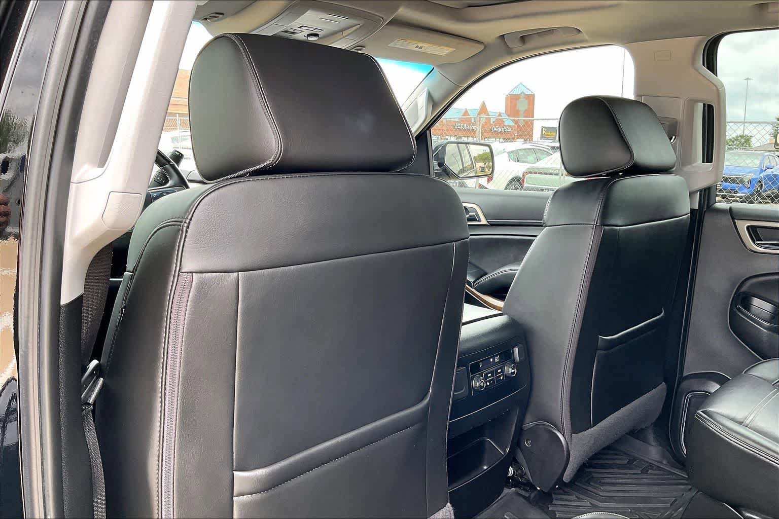 Used 2020 GMC Yukon Denali w/ Denali Premium Package RWD image 12