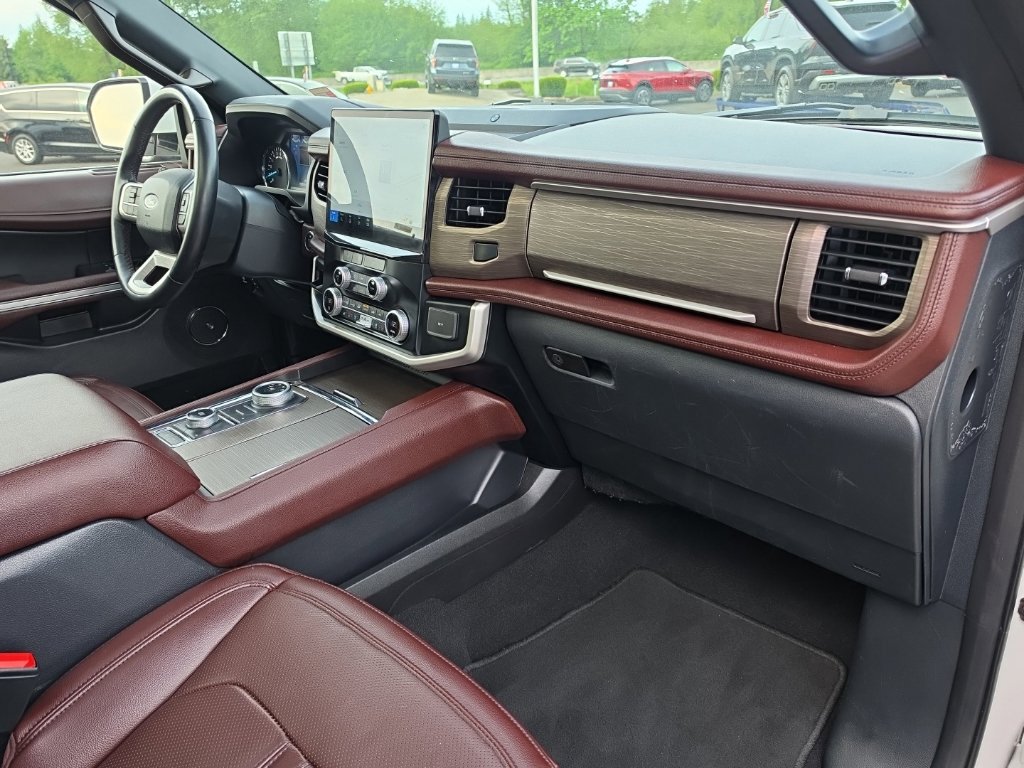 Used 2024 Ford Expedition Limited AWD/4WD image 30