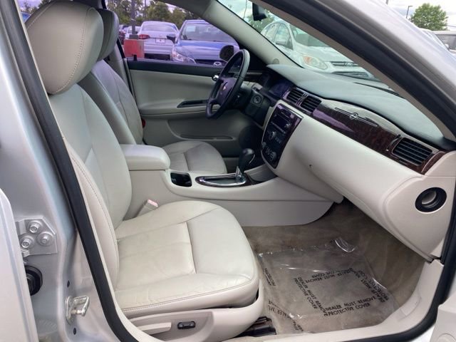 Used 2012 Chevrolet Impala LTZ FWD image 27