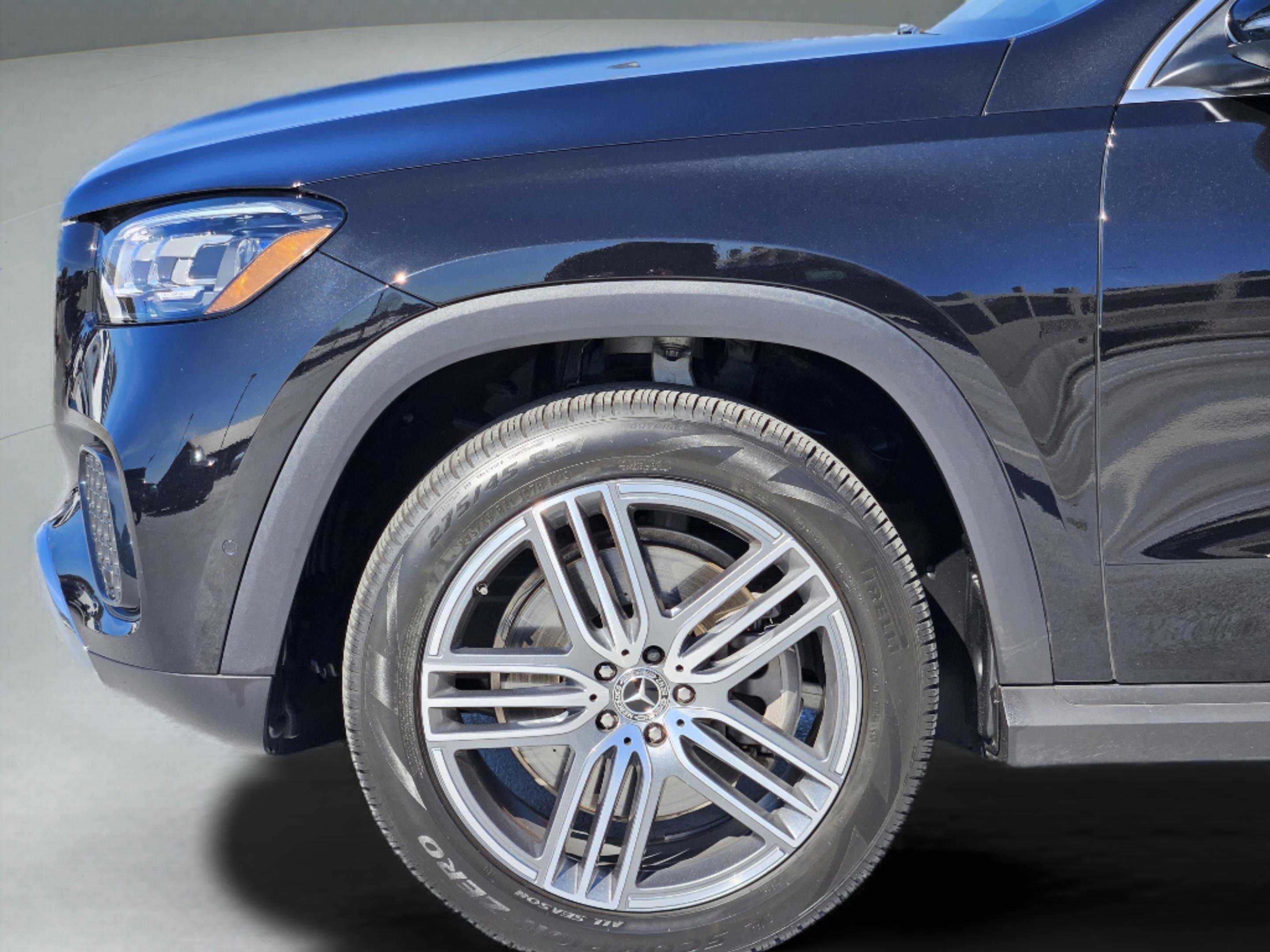 Certified 2025 Mercedes-Benz GLS 450 4MATIC image 11