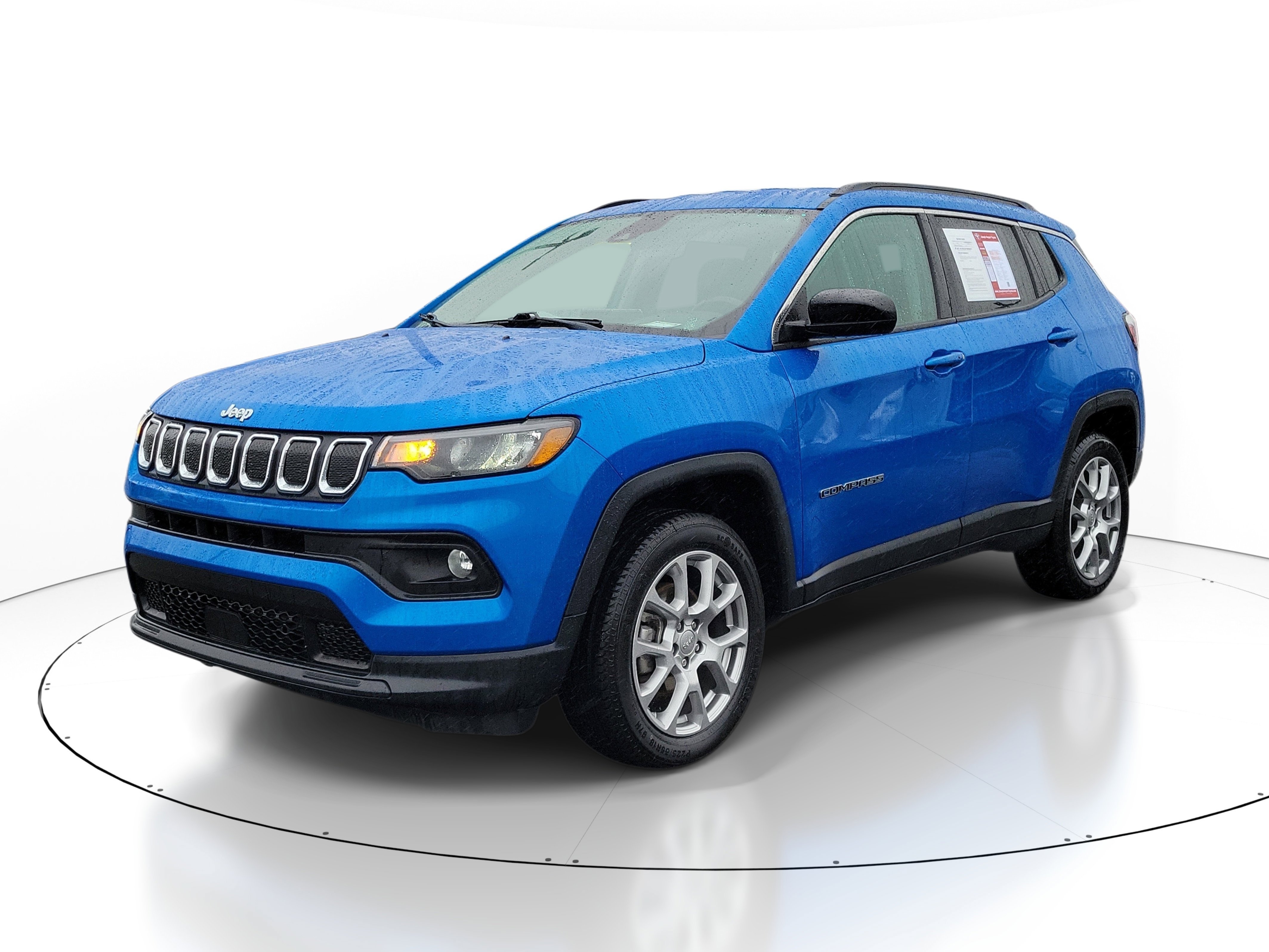 Used 2022 Jeep Compass Latitude AWD/4WD image 2