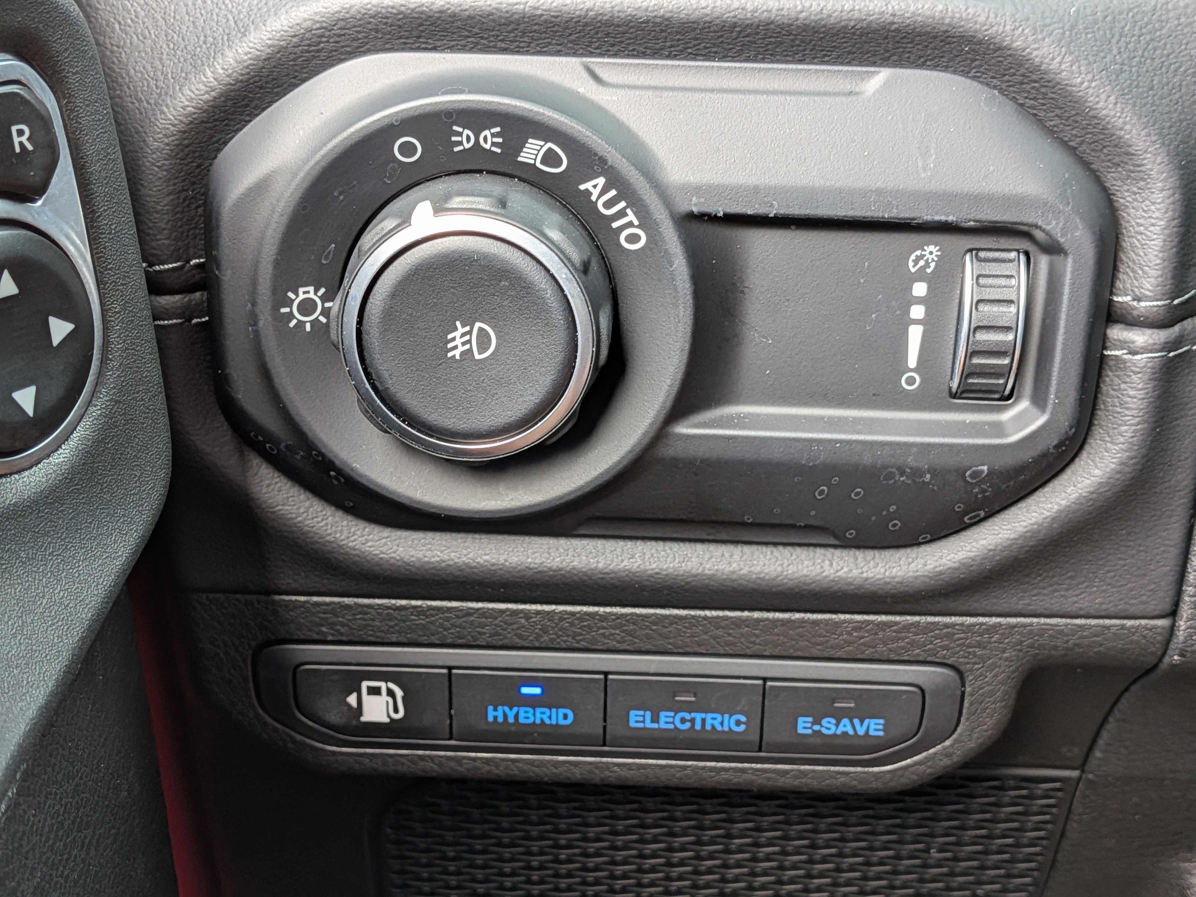 Used 2025 Jeep Wrangler Unlimited Rubicon 4xe w/ Safety Group image 23