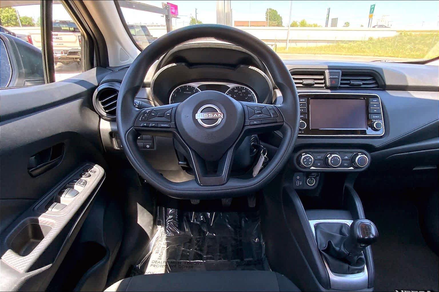 Used 2024 Nissan Versa S FWD image 6