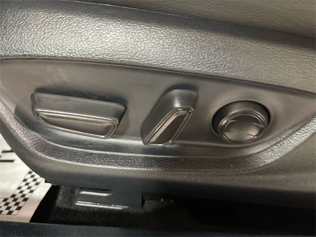 Used 2023 Toyota Camry SE image 12