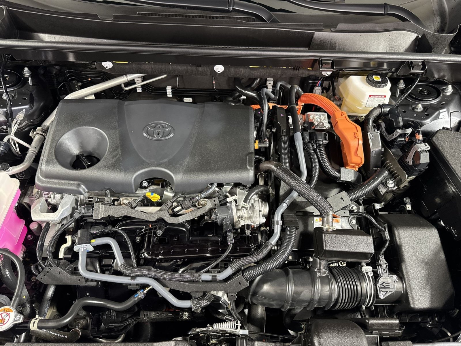 Used 2025 Toyota RAV4 XSE AWD/4WD image 27
