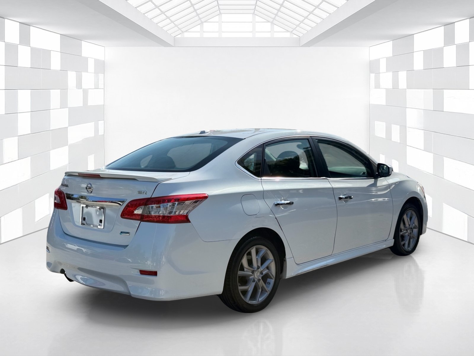 Used 2014 Nissan Sentra SR w/ SR Driver Package FWD image 7