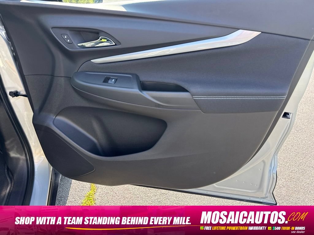Used 2023 Chevrolet Bolt EUV LT w/ Driver Confidence Package FWD image 9
