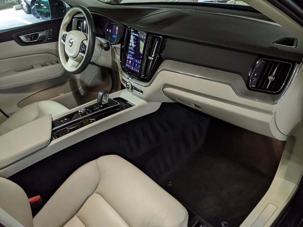 Certified 2023 Volvo XC60 B5 Plus w/ Climate Package AWD/4WD image 21