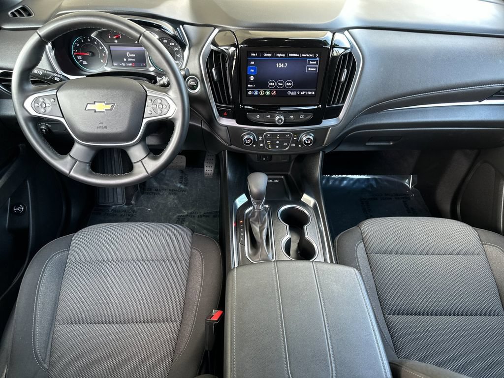 Used 2023 Chevrolet Traverse LT FWD image 12