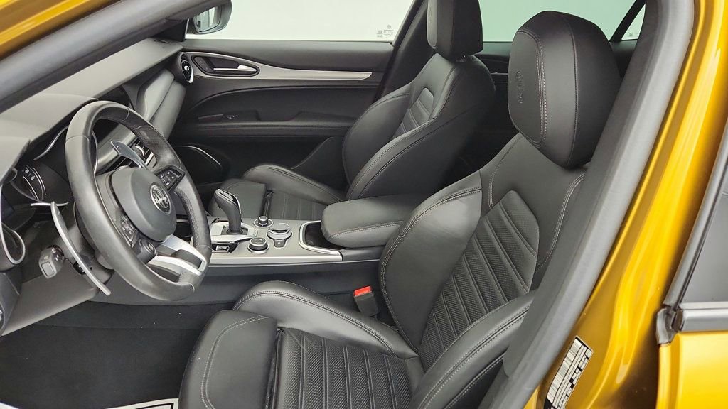 Used 2023 Alfa Romeo Stelvio Veloce image 20