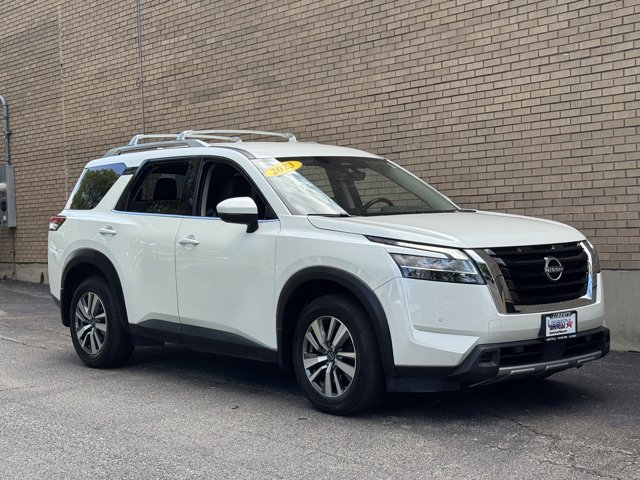 Used 2023 Nissan Pathfinder SL AWD/4WD image 4