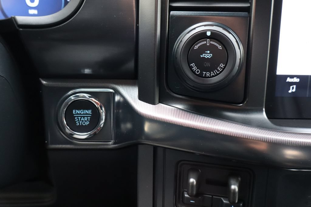 Used 2025 Ford F150 Lariat AWD/4WD image 29
