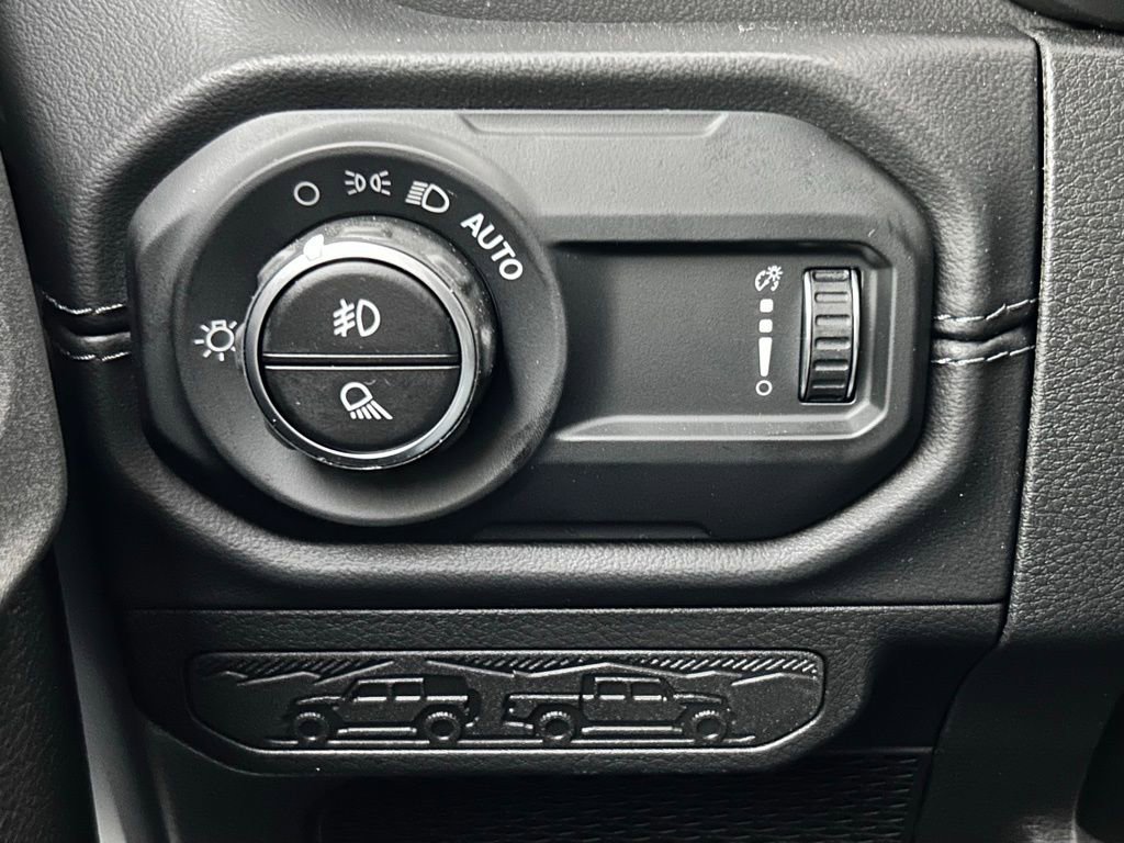 New 2025 Jeep Gladiator Sport image 24