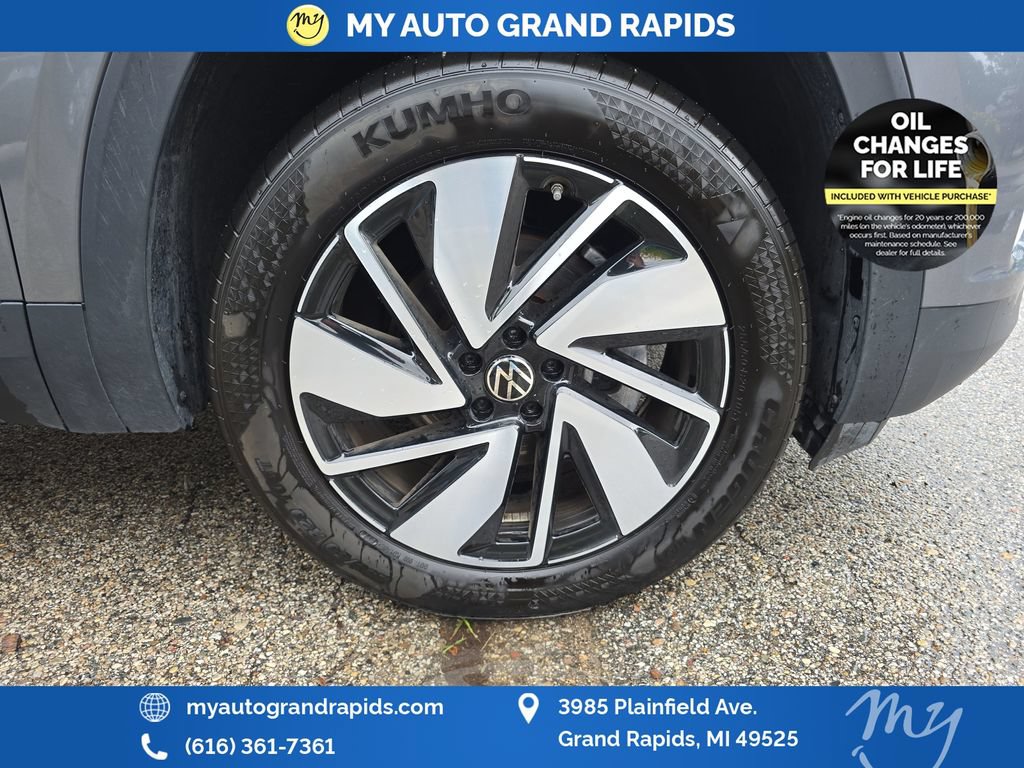 Used 2025 Volkswagen Atlas SE AWD/4WD image 41