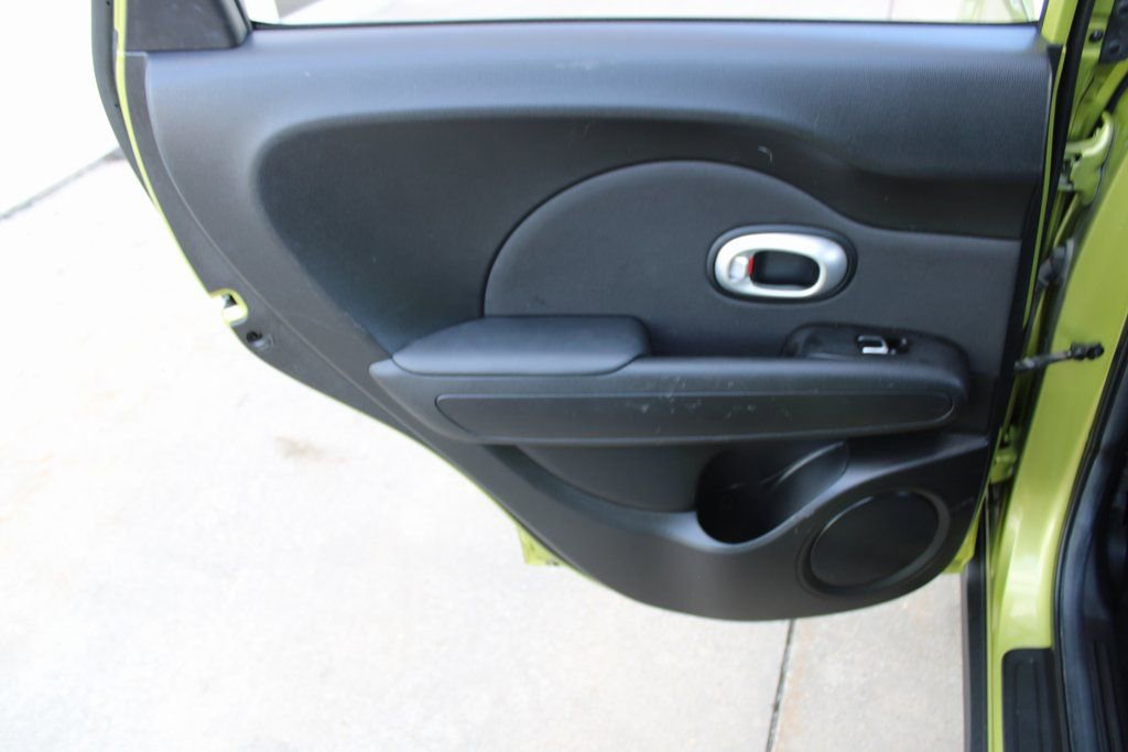 Used 2018 Kia Soul image 17