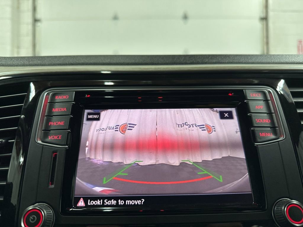 Used 2018 Volkswagen Beetle 2.0T Coast w/ Coast Lighting Package image 27