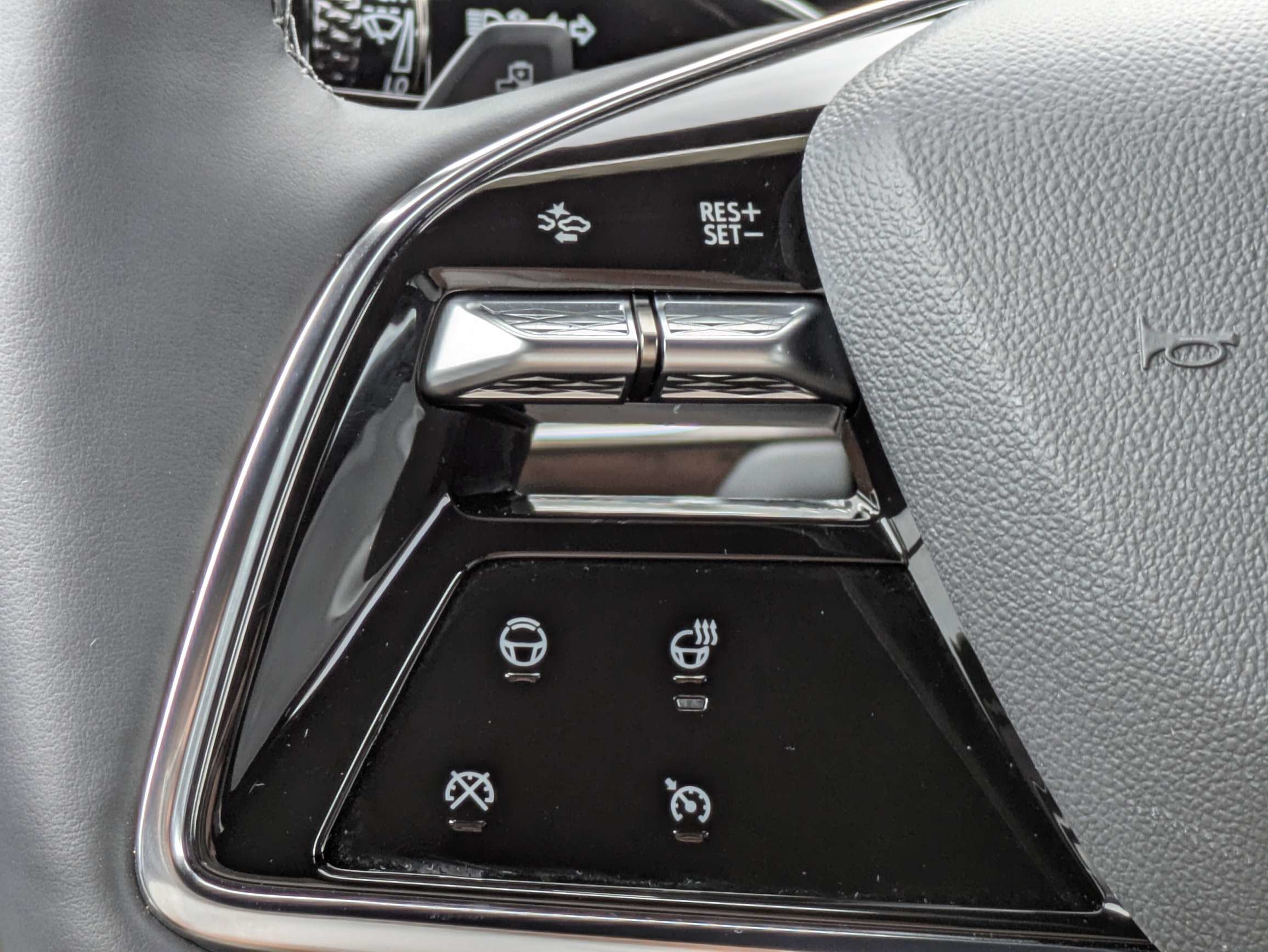 Certified 2024 Cadillac Lyriq Luxury RWD image 20