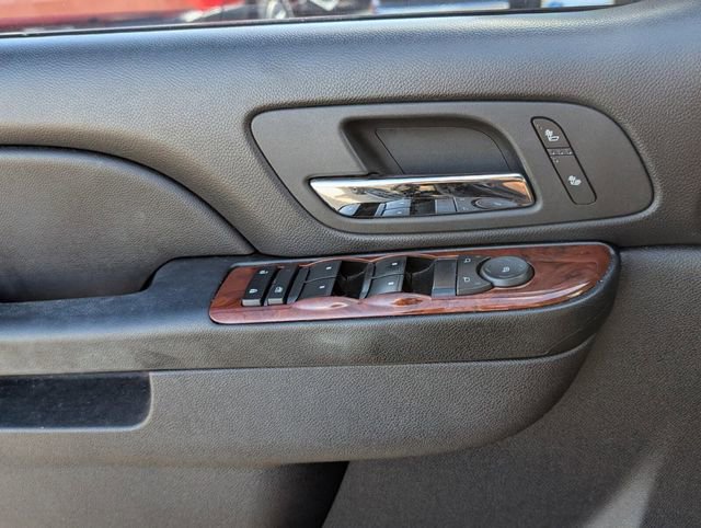 Used 2013 Chevrolet Avalanche LT image 19