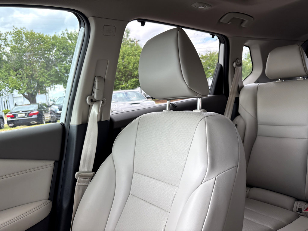 Used 2024 Nissan Rogue SV w/ SV Premium Package FWD image 6