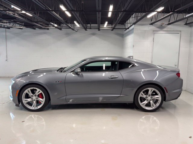 Used 2021 Chevrolet Camaro LT RWD image 4