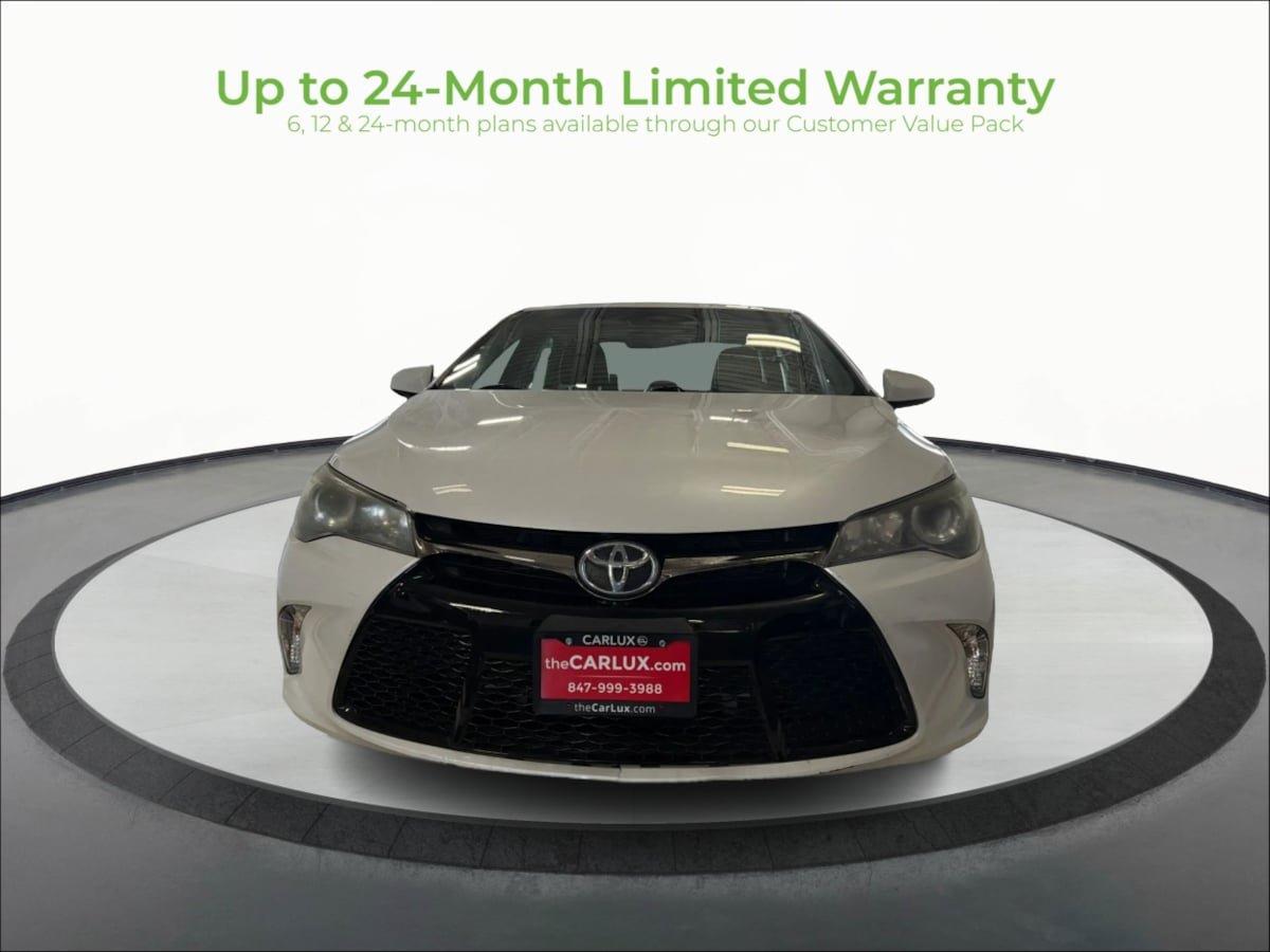 Used 2017 Toyota Camry SE w/ Moonroof Package FWD image 2