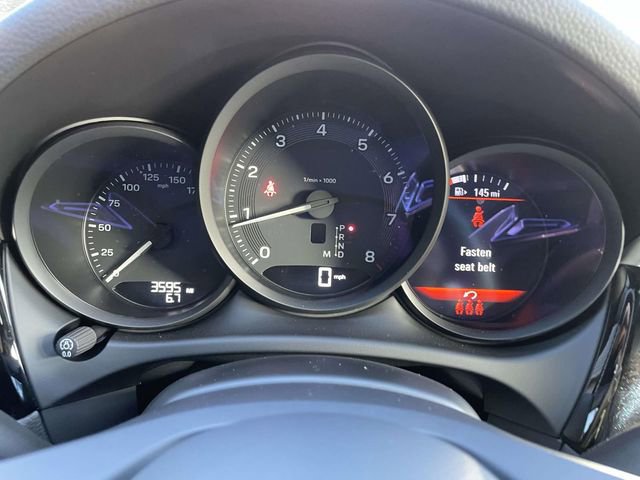 Certified 2025 Porsche Macan AWD/4WD image 24