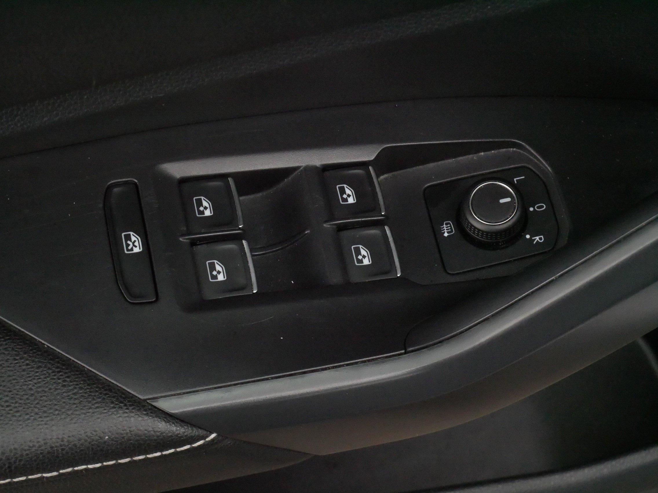 Certified 2024 Volkswagen Jetta SE image 19