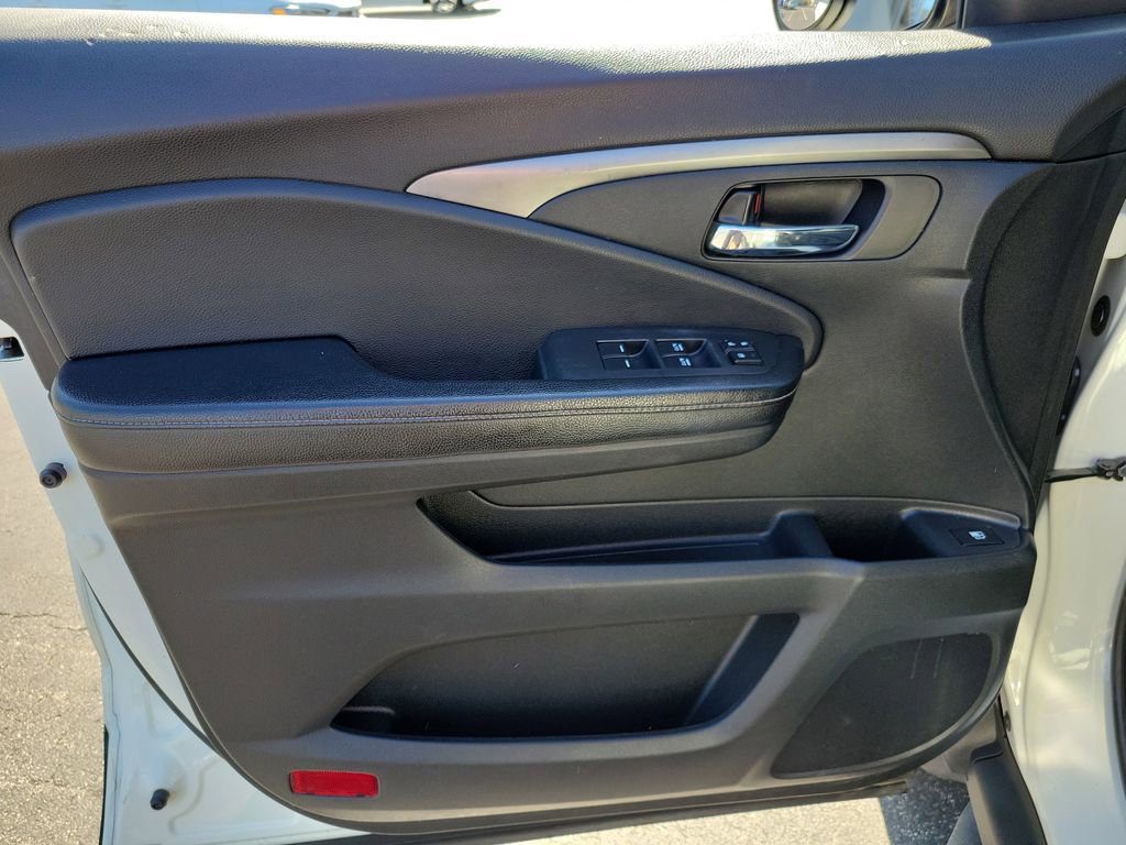 Used 2017 Honda Ridgeline RTL-T image 18