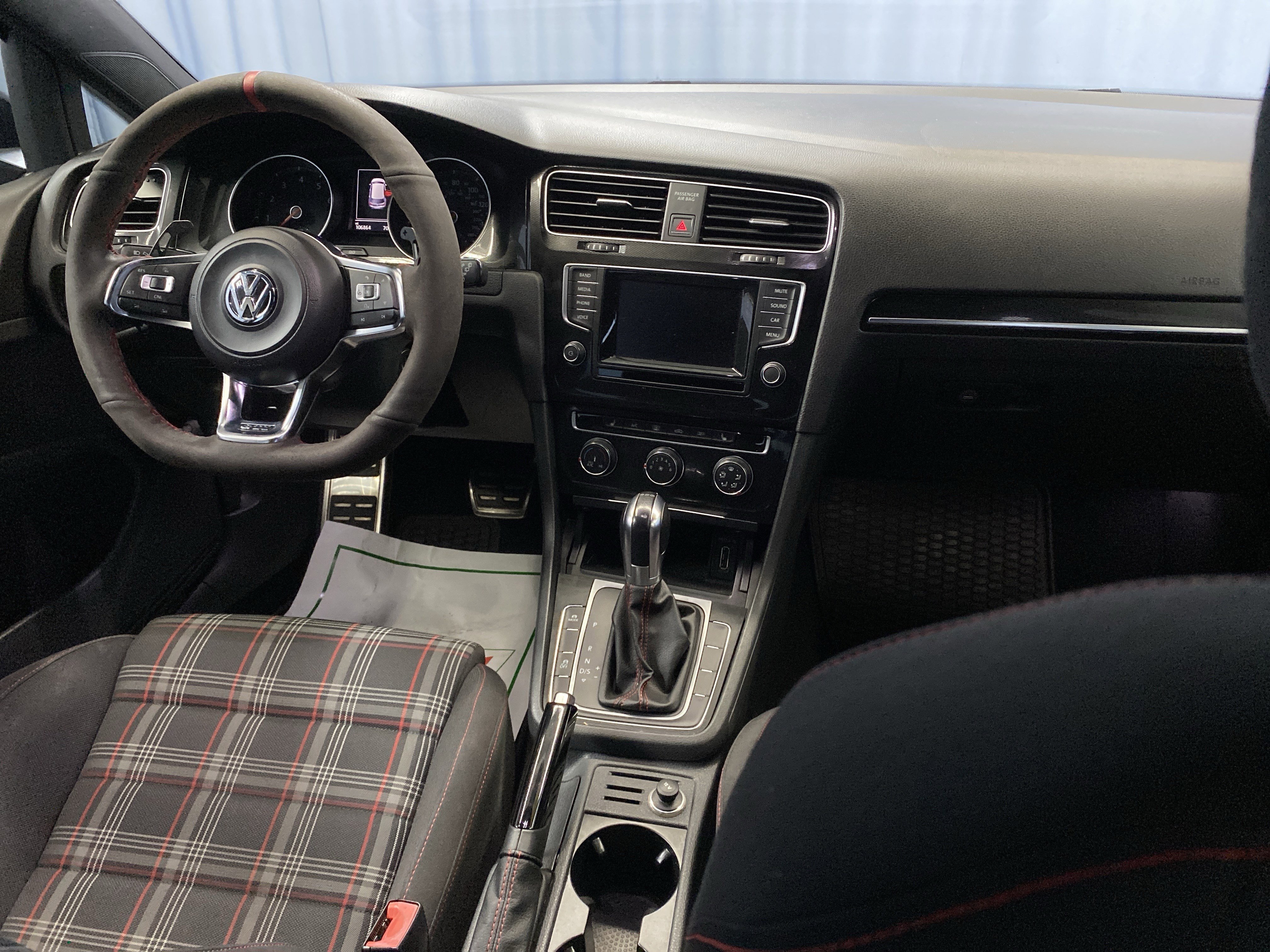 Used 2015 Volkswagen GTI S image 37