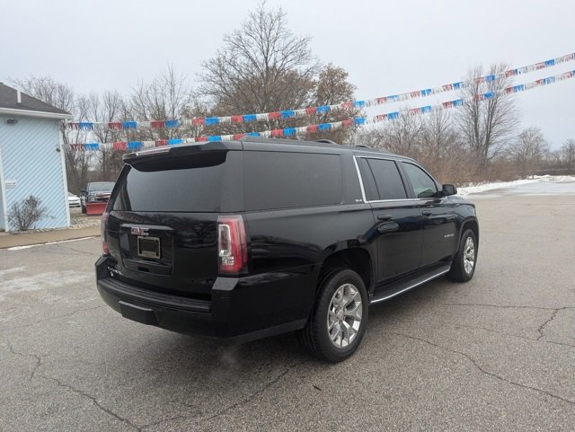 Used 2016 GMC Yukon XL SLE w/ Convenience Package image 3