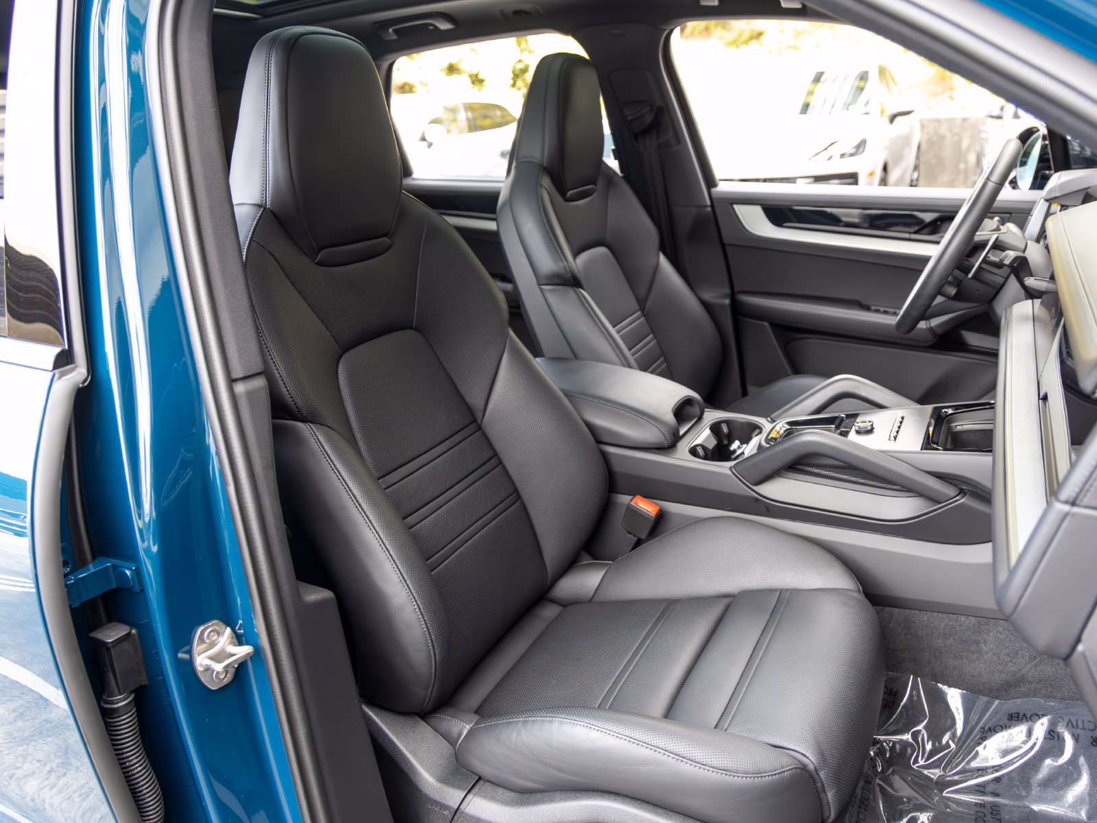 Certified 2025 Porsche Cayenne S AWD/4WD image 66