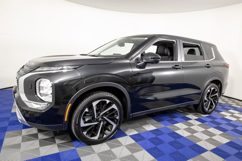 Used 2024 Mitsubishi Outlander SE