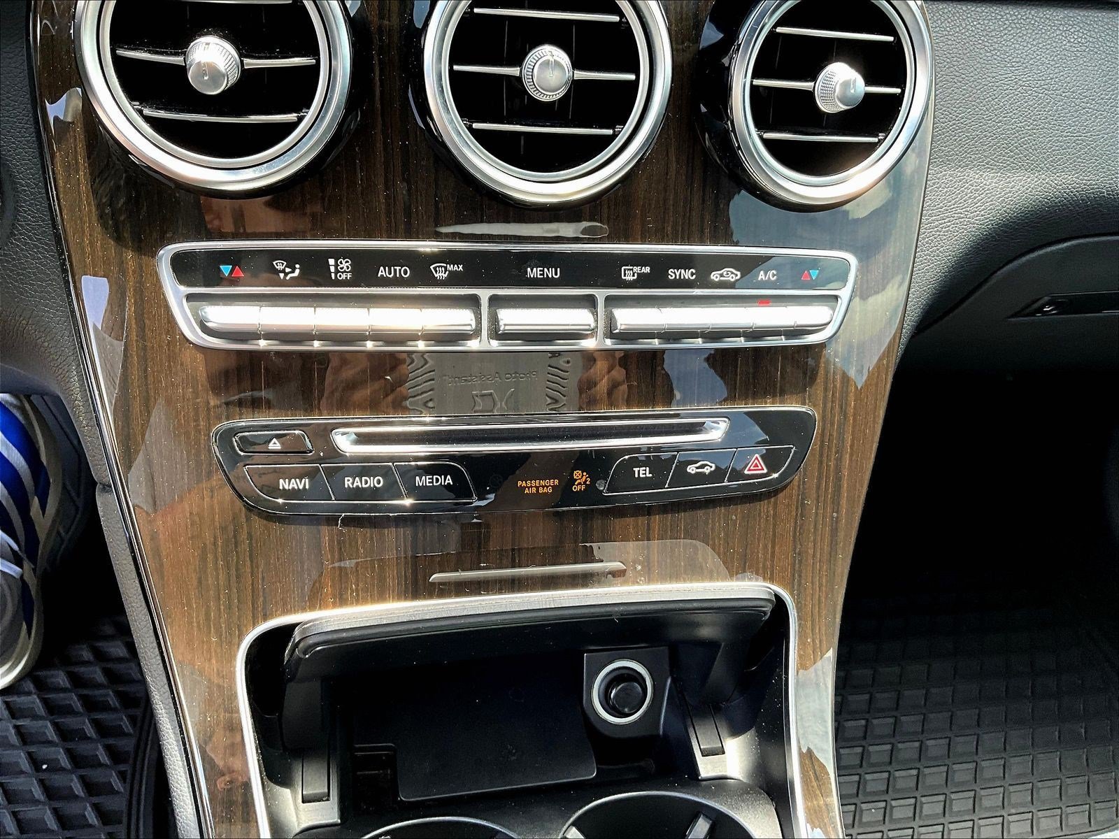 Used 2018 Mercedes-Benz GLC 300 4MATIC image 15