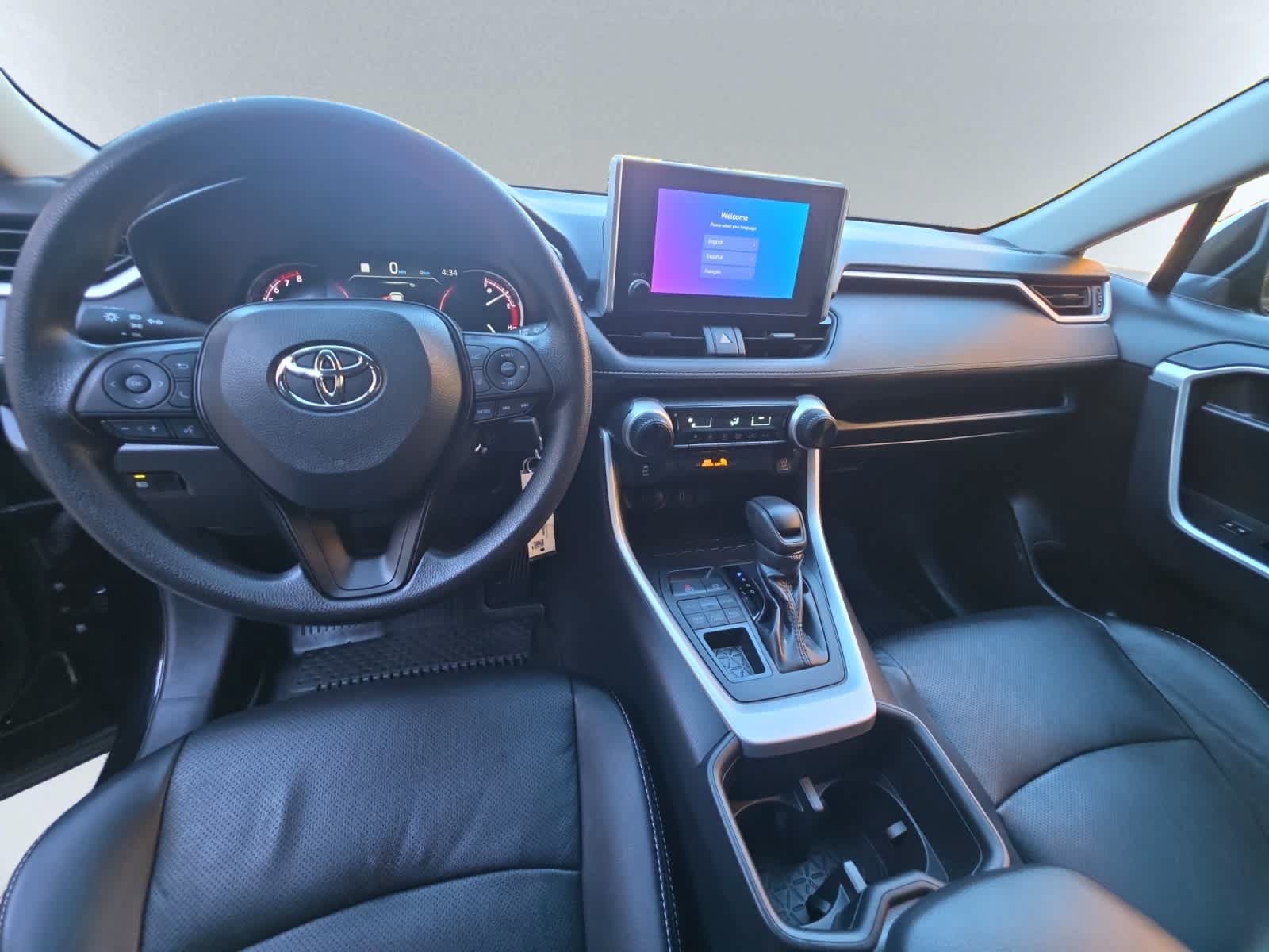 Used 2024 Toyota RAV4 LE AWD/4WD image 6