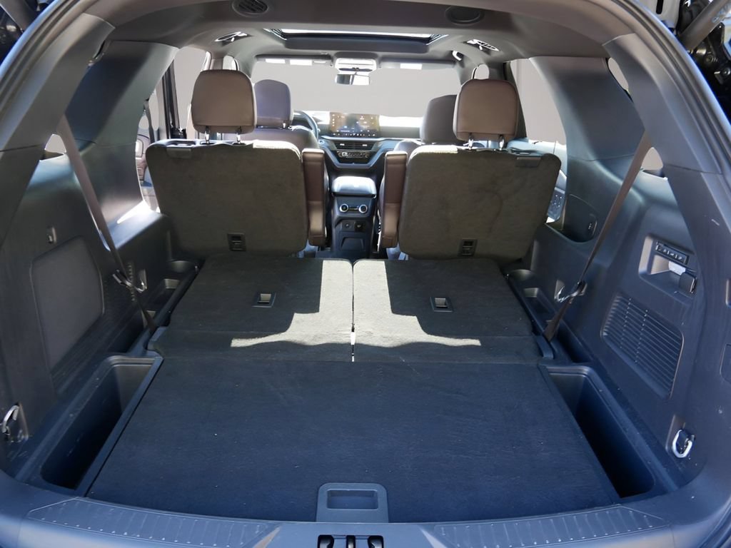 Used 2025 Ford Explorer Platinum w/ LUX Leather Package AWD/4WD image 12
