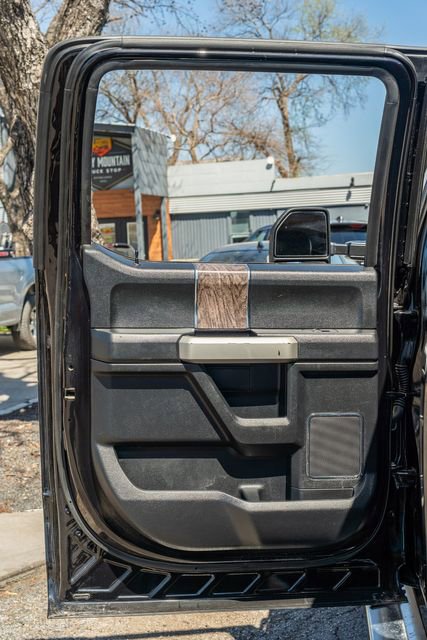 Used 2019 Ford F250 Lariat w/ Lariat Ultimate Package AWD/4WD image 31