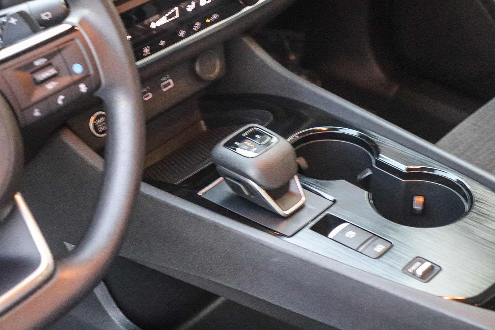 Used 2023 Nissan Rogue SV image 21