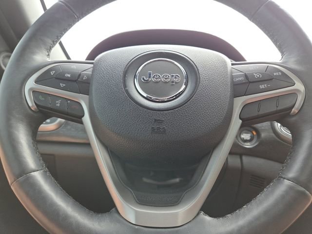 Used 2017 Jeep Grand Cherokee Altitude AWD/4WD image 32