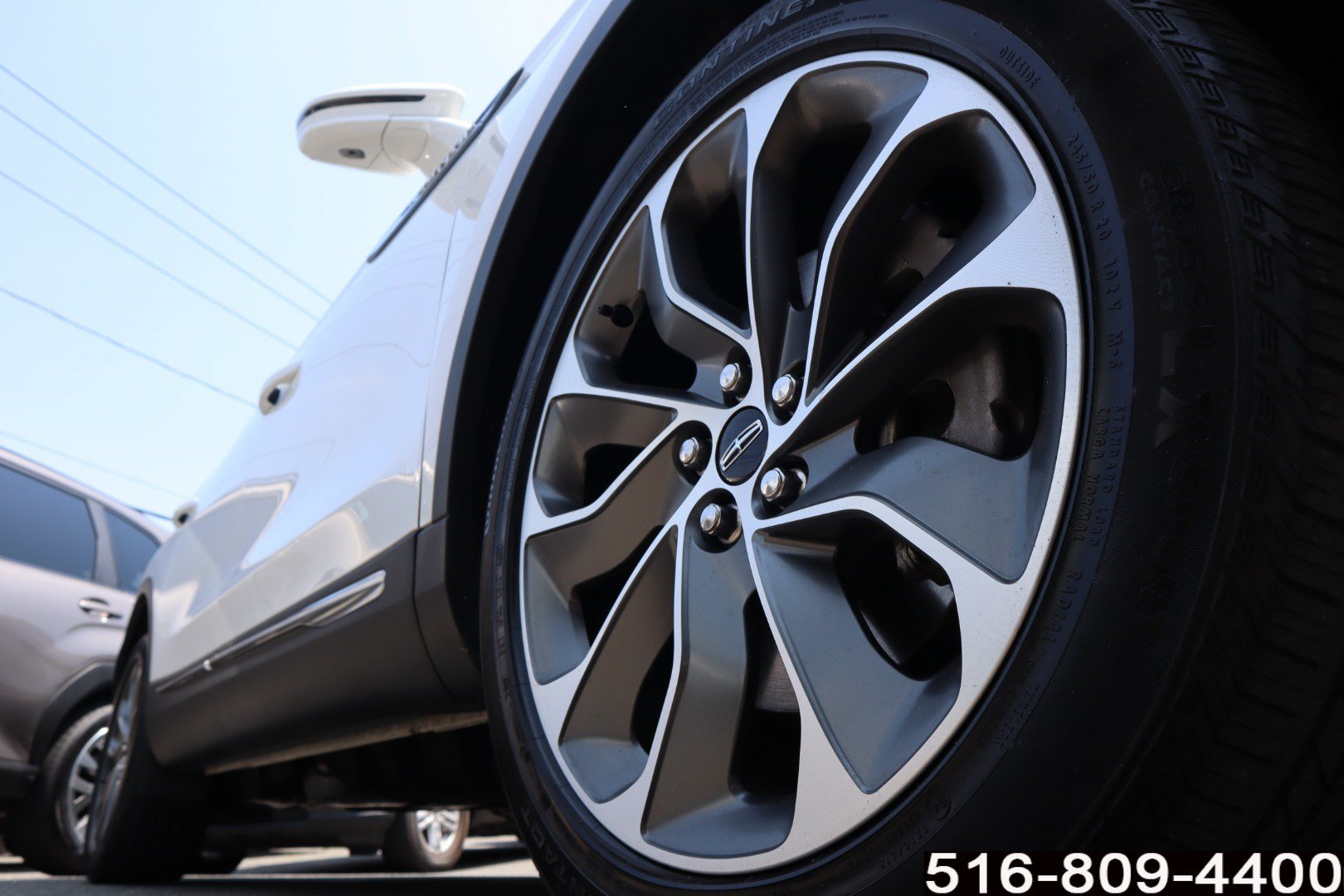 Used 2023 Lincoln Nautilus Reserve AWD/4WD image 7