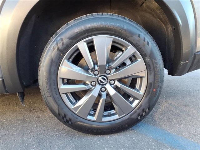 Used 2024 Nissan Pathfinder SV image 7