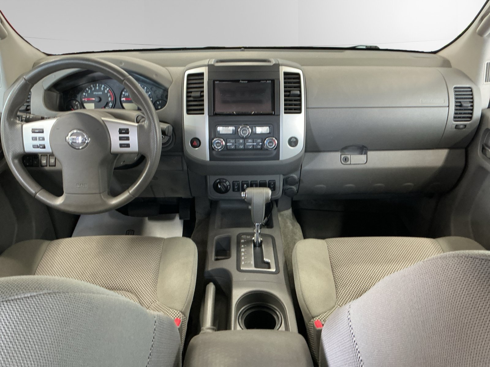 Used 2015 Nissan Frontier SV w/ SV Value Truck Package AWD/4WD image 10