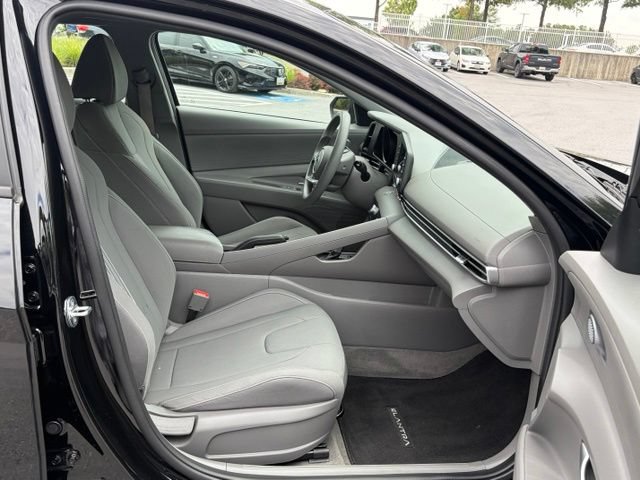 Used 2023 Hyundai Elantra SEL w/ Cargo Package FWD image 27