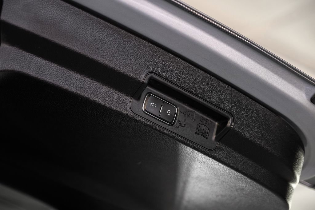 Used 2024 Ford Explorer Limited image 58