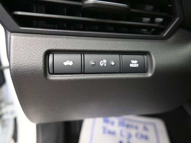 Used 2025 Nissan Altima 2.5 S FWD image 18
