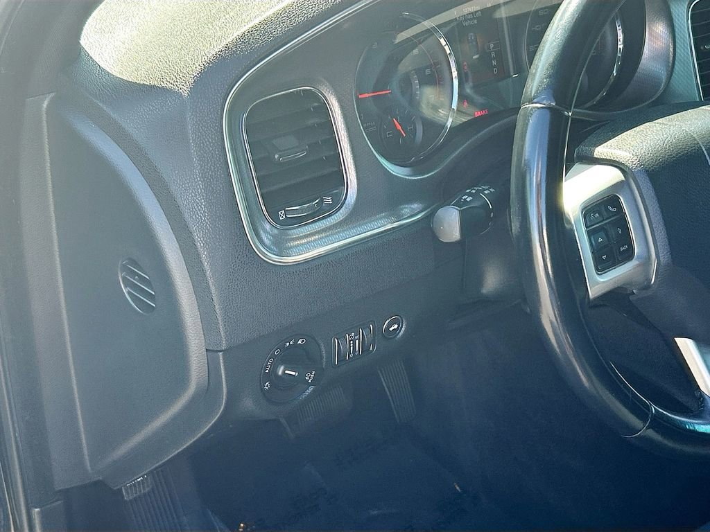 Used 2014 Dodge Charger R/T w/ Blacktop Package RWD image 10