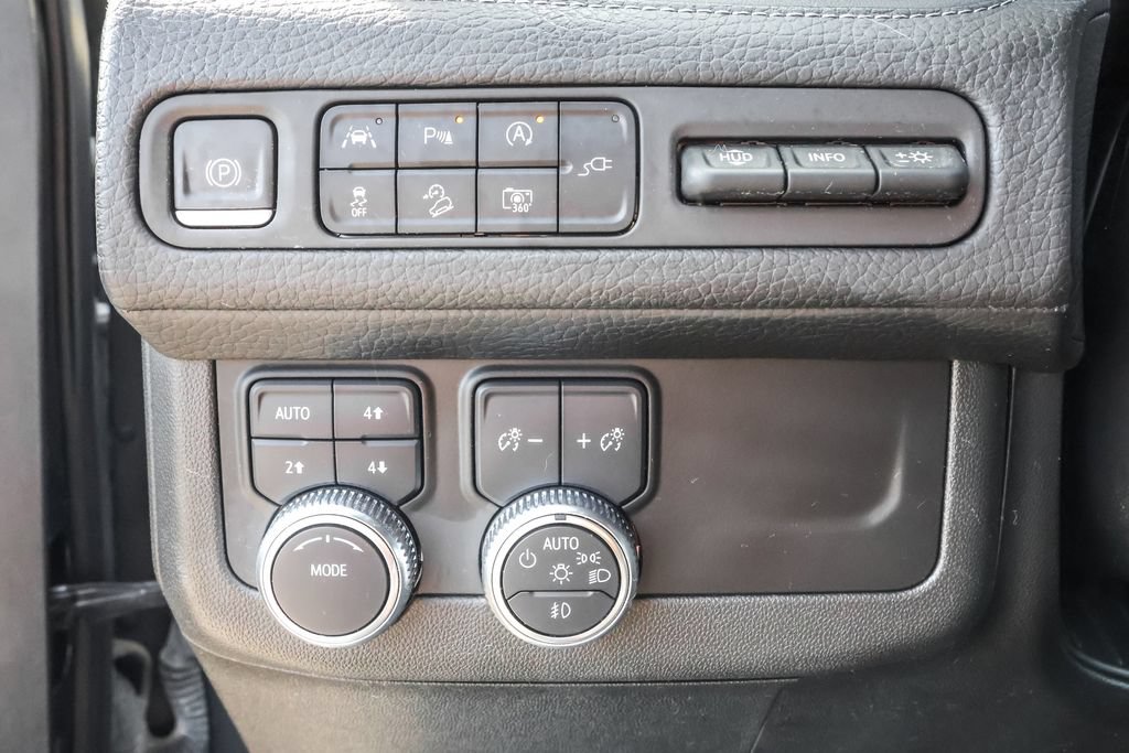 Used 2022 GMC Yukon XL Denali AWD/4WD image 19