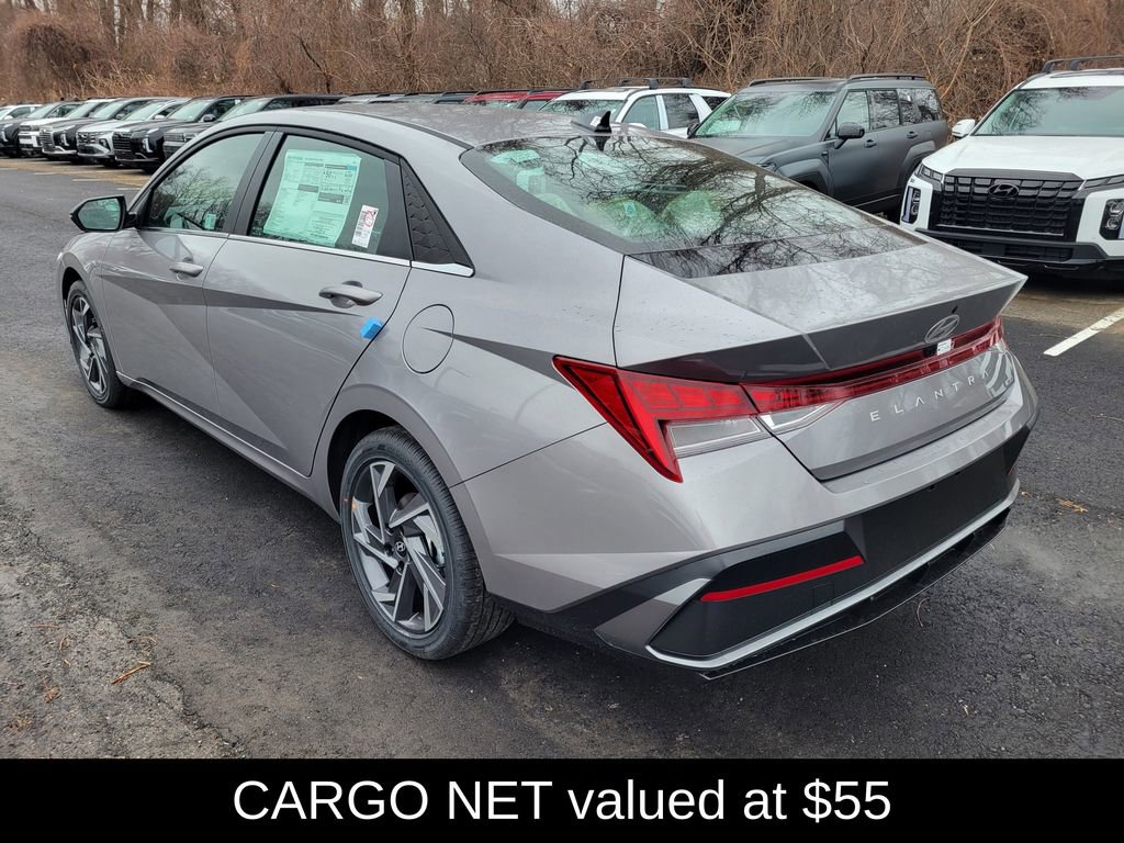 Used 2025 Hyundai Elantra Limited image 6